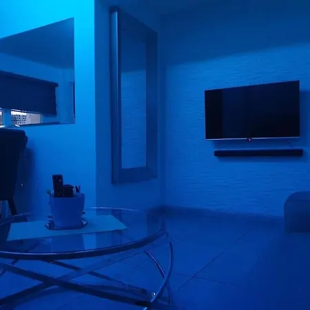 아파트 Touristic 2 Bedrooms Near Beach Center