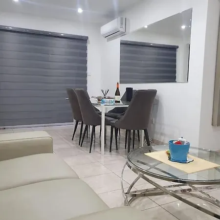 Touristic 2 Bedrooms Near Beach Center